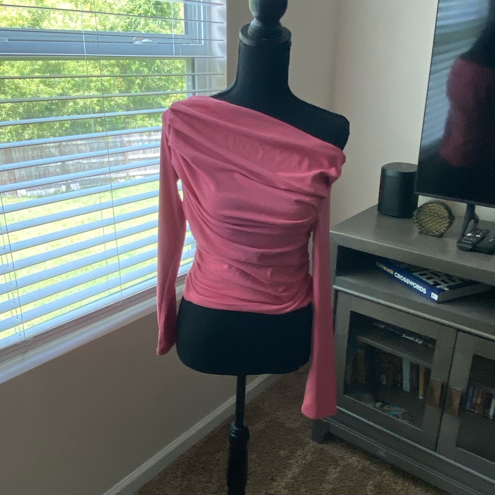 Darong Off-Shoulder Women's Top, Medium, Pink (NWT)